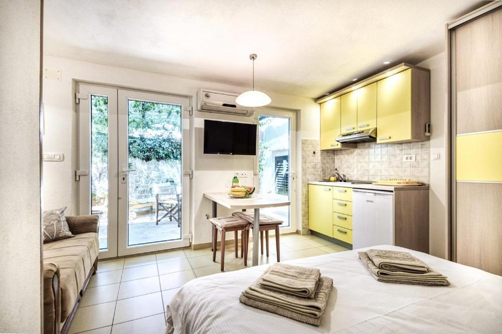 Apartments Gracija Povlja  Zewnętrze zdjęcie